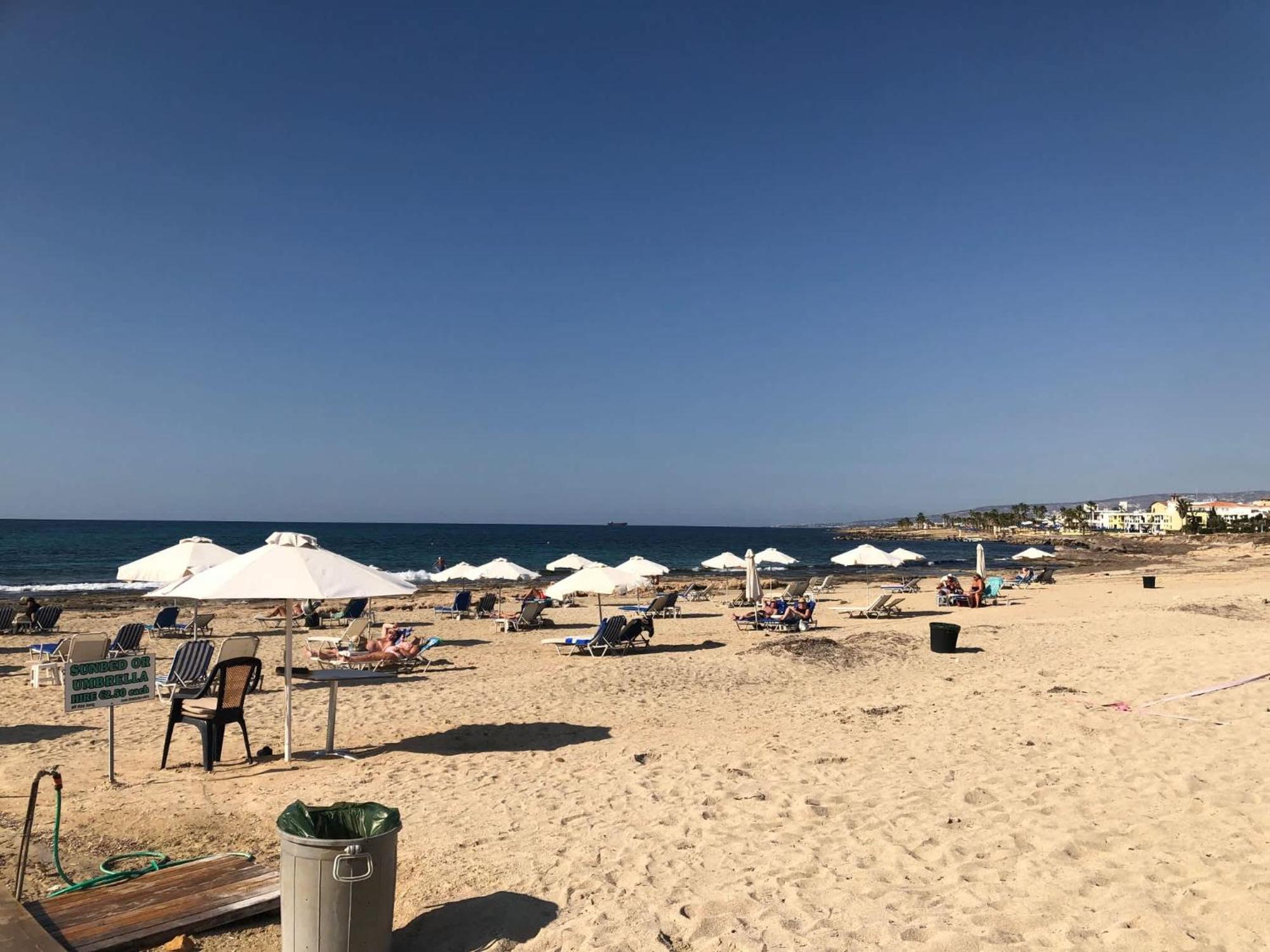 Lighthouse Beach - 3Br Seafront Apt 50M To Beach With Sea Views - Sleeps 6 *